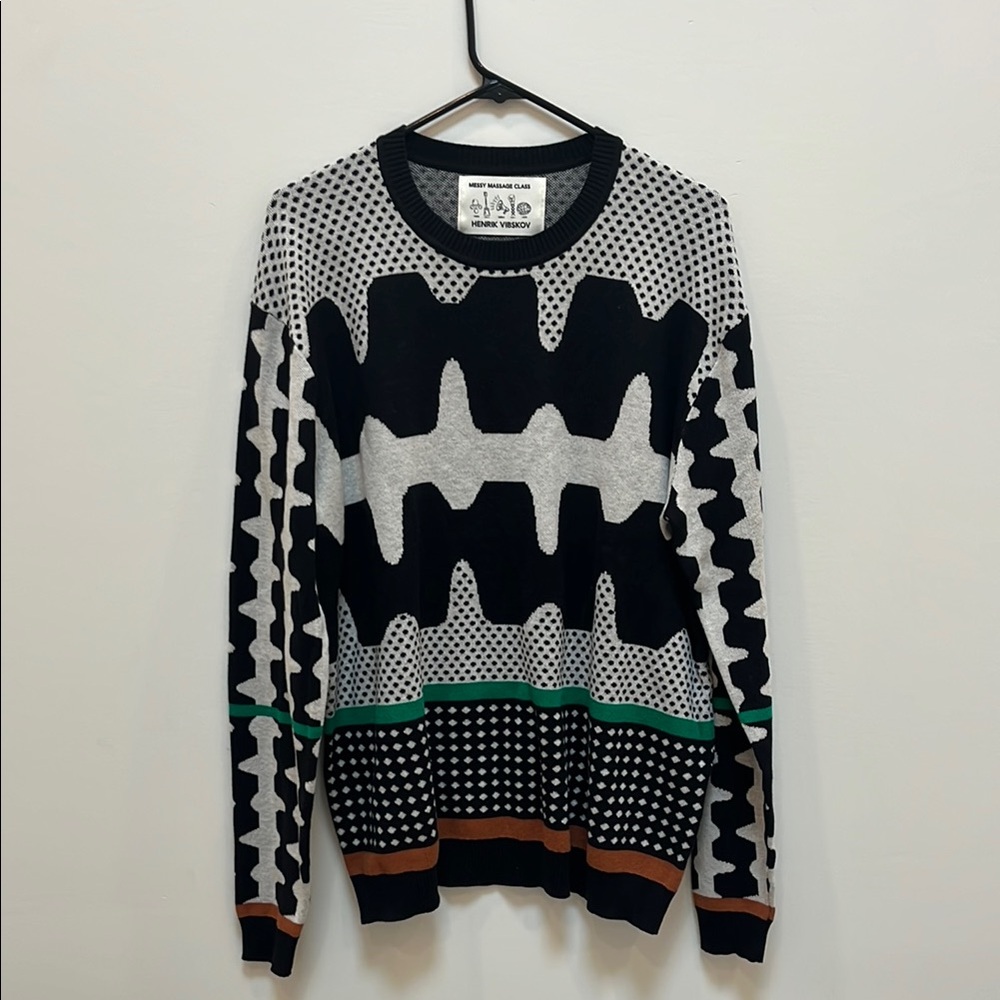 Men's Black and Gray Sweater